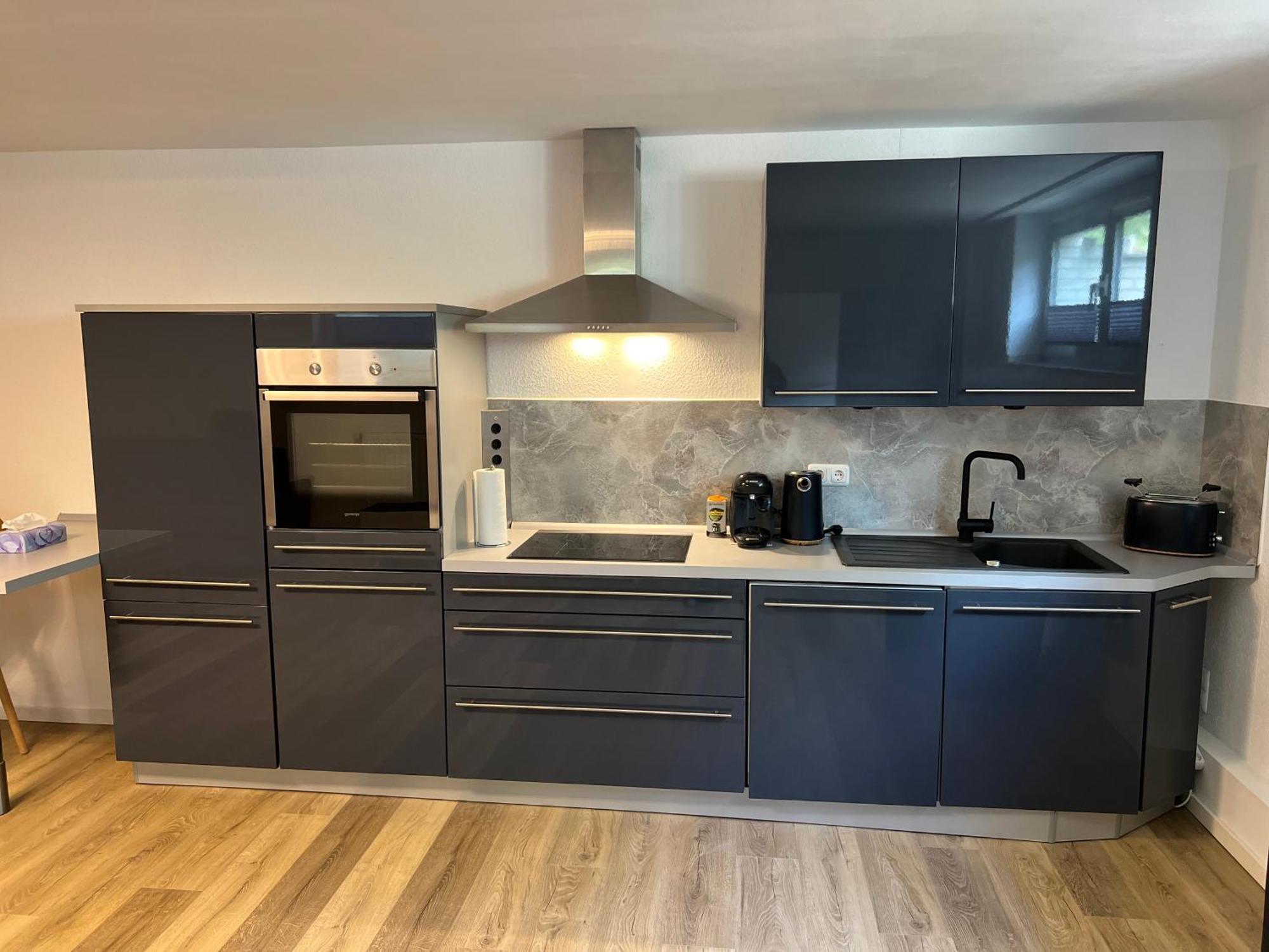 Apartment Geraeumige Auch Familienfreundlich Bis 4 Personen Köln