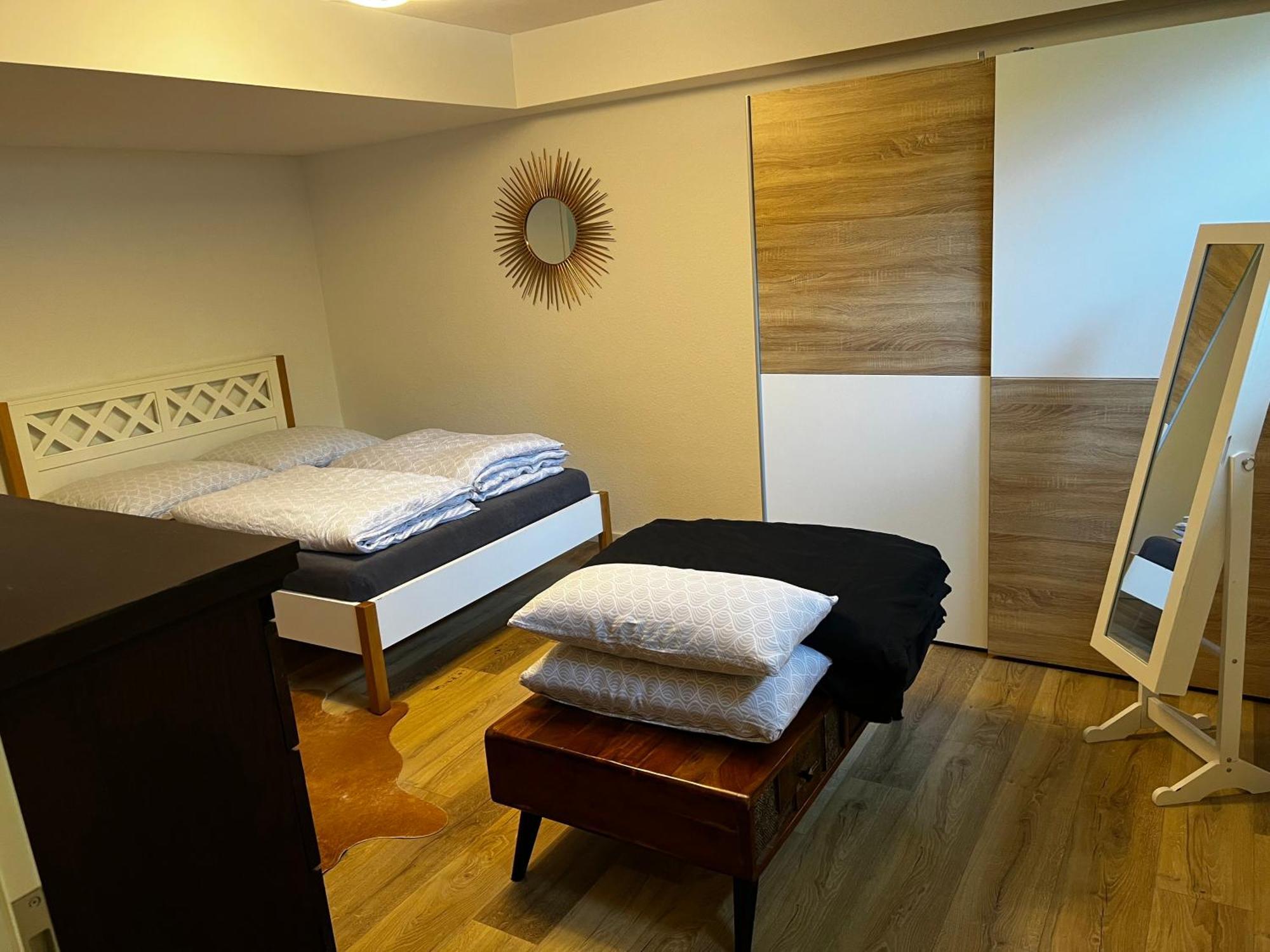 Geraeumige Auch Familienfreundlich Bis 4 Personen Apartment Cologne